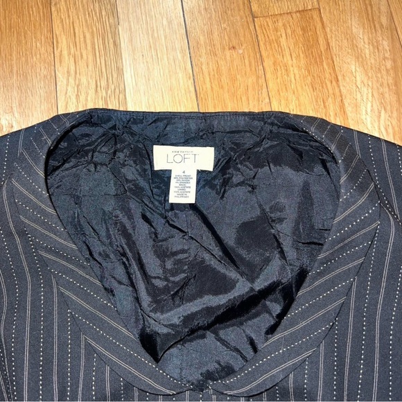 Loft Vest that I loved to wear to dinner or a night out! Doesn’t fit anymore - Picture 2 of 4